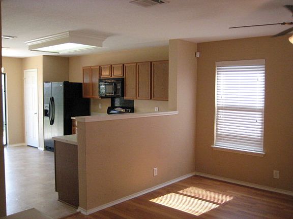 3rd image of 205 Capistrano Dr