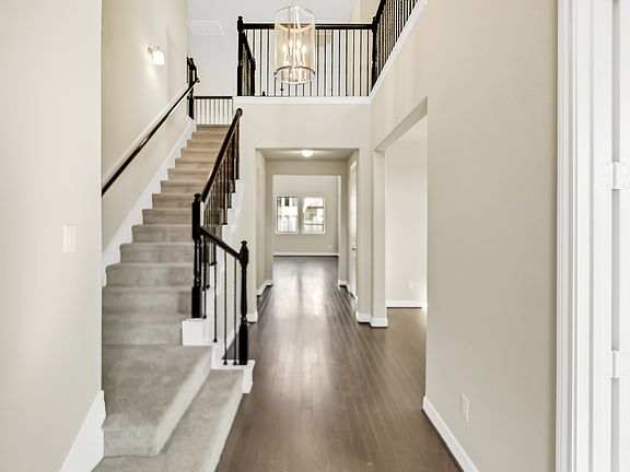 Entryway into 4010 Martin Ridge Drive