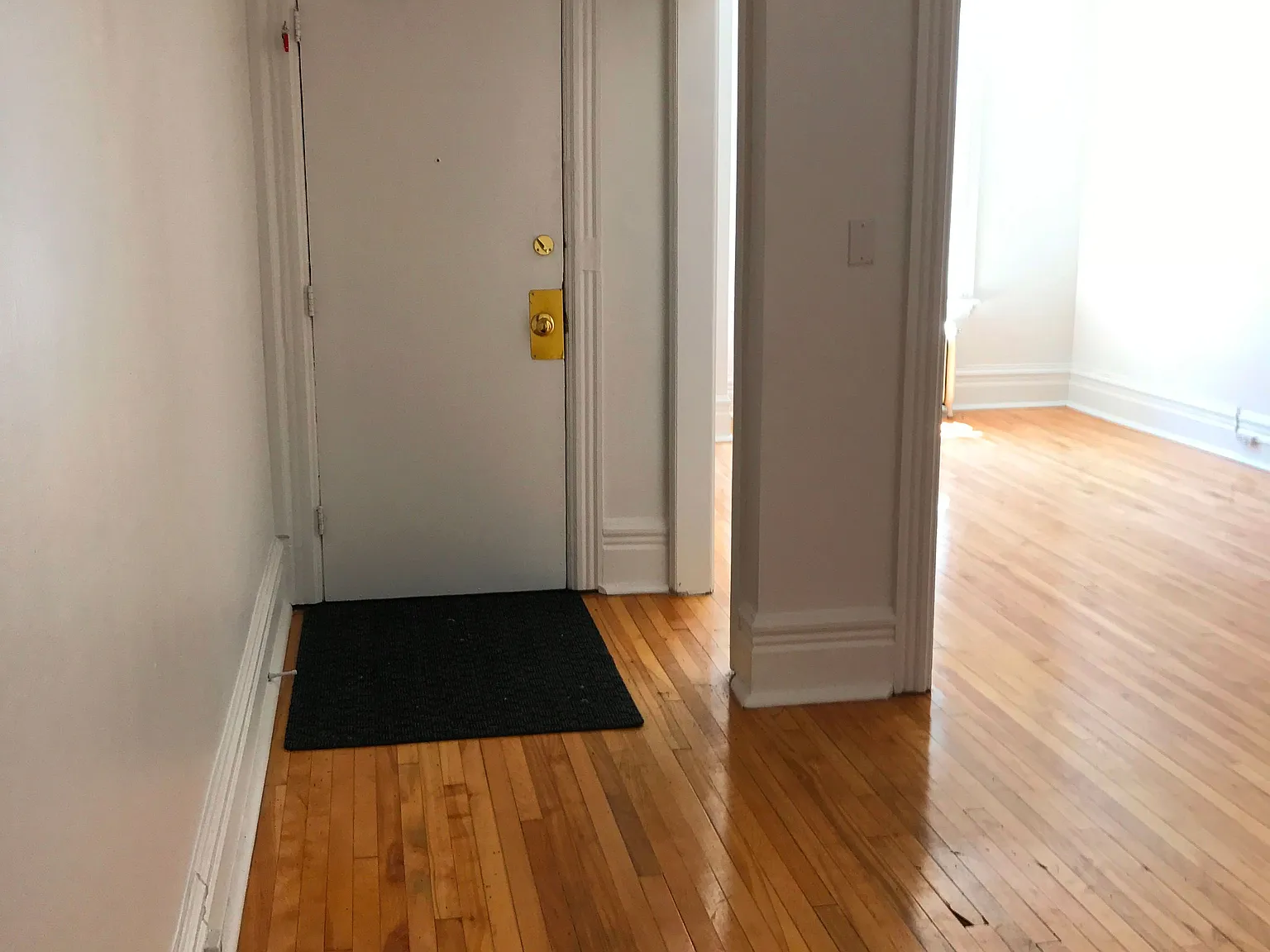 3 bed, $2,400 — Photo 2