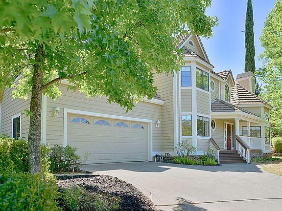 2nd image of 140 Hidden Creek Dr