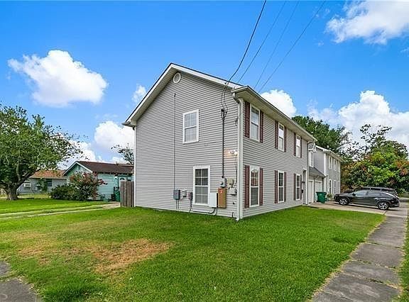 3rd image of 800 N Woodlawn Ave