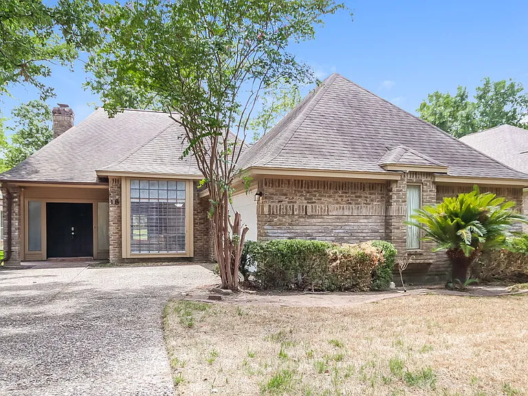 18 Laguna Rd — Photo 1