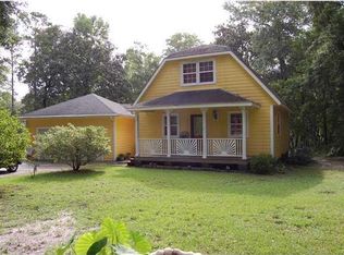 187 Wildwood Dr, Freeport, FL 32439