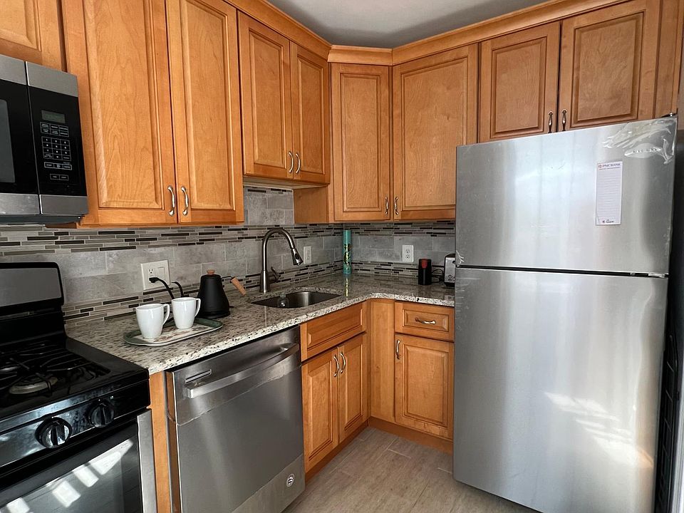 1st image of 1201 S Barton St Unit 150
