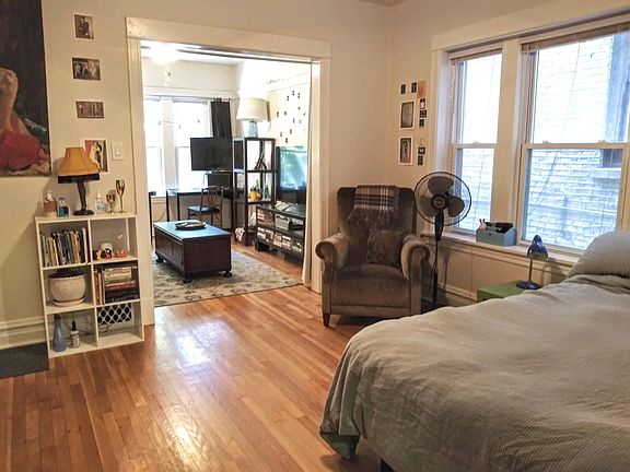 4th image of 1522 W Ardmore Ave #1