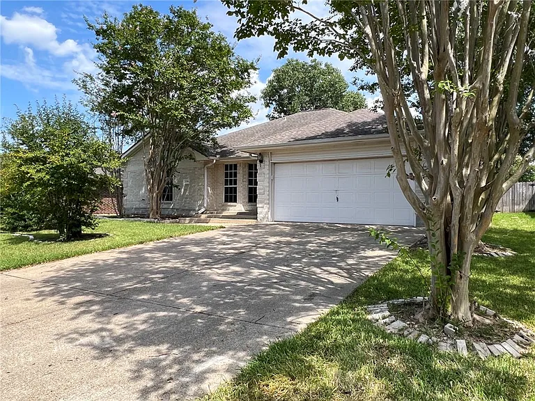 1206 Mullins Ct — Photo 17