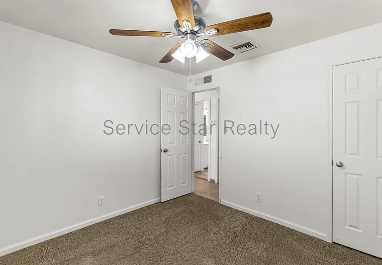 1226 E Purdue Ave #B — Photo 16