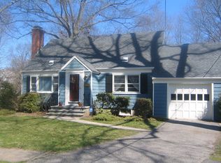 151 Lynnbrook Rd, Fairfield, CT 06825