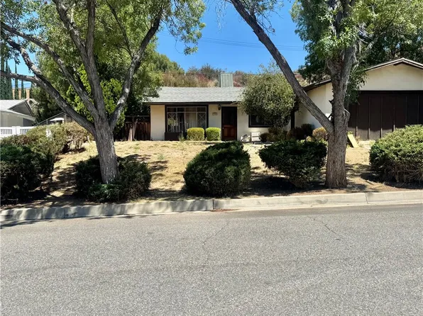 22465 Los Rogues Dr, Santa Clarita, CA 91350