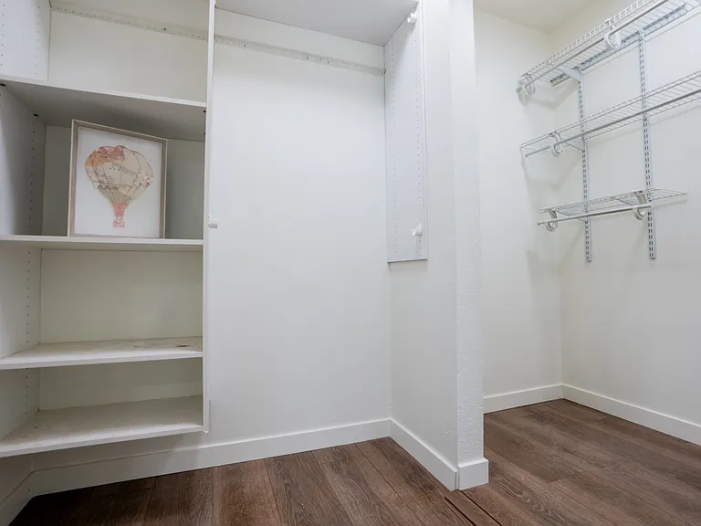 376 N Batavia St #A — Photo 2