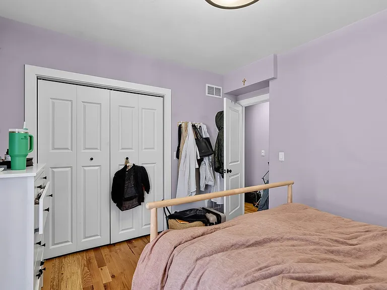 920 W Oakdale — Photo 58