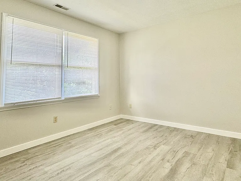 203 Cherokee Dr — Photo 26