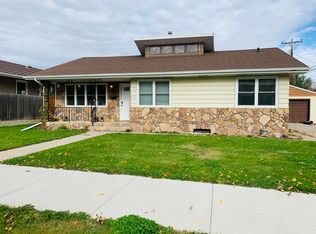 409 9th St E, Williston, ND 58801