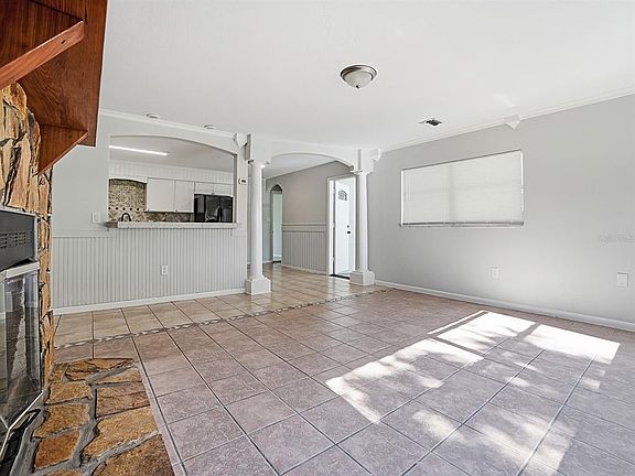 4th image of 1361 PETERS DRIVE