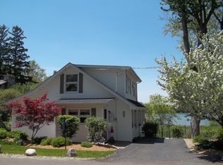 9840 272nd Ave, Trevor, WI 53179