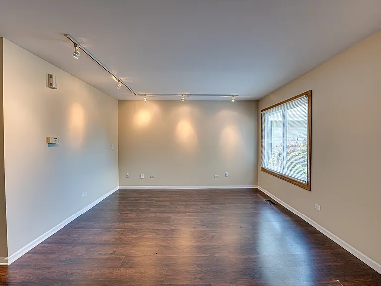 1320 Andover Dr — Photo 4