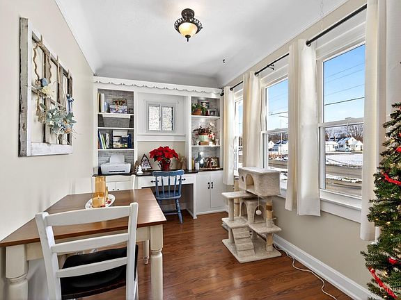 4th image of 1818 Greenwood Ave