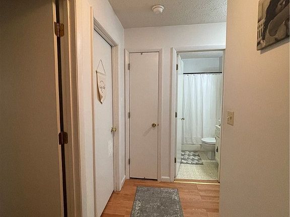 4th image of 621 Hopkins Ave #7
