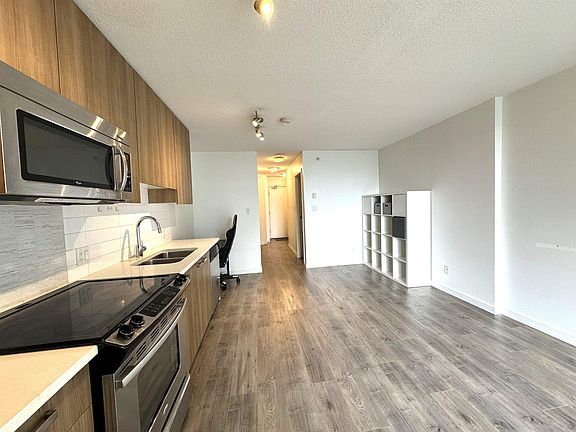 3rd image of 13325 102a Ave #605
