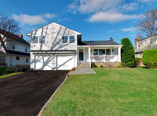 22 Hudson Rd, Garden City, NY 11530