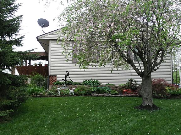 4th image of 254 Sherman Dr