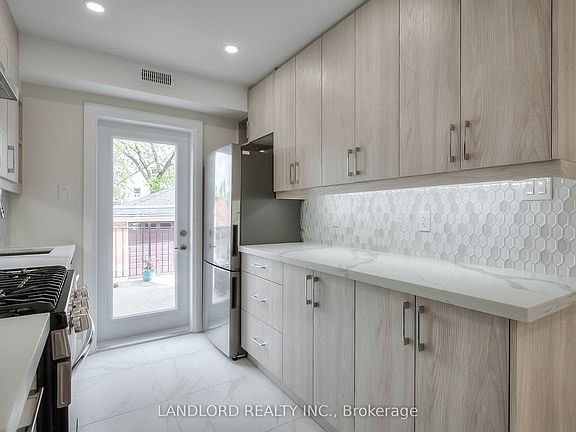 3rd image of 36 Yore Rd