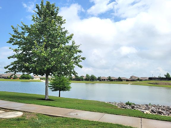 4th image of 6321 Lake Teravista Way