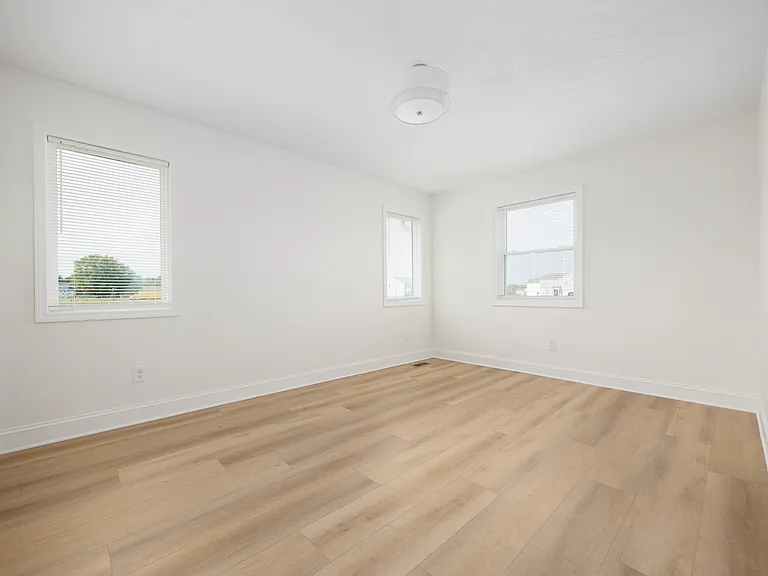1574 Dyer Rd — Photo 19