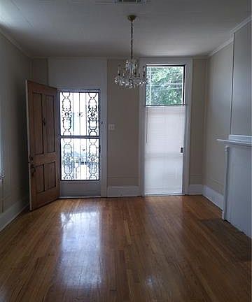 3rd image of 1032 Cadiz St