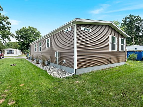 2nd image of 108 San Souci Dr NW