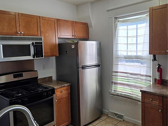 5th image of 2440 S 4th St
