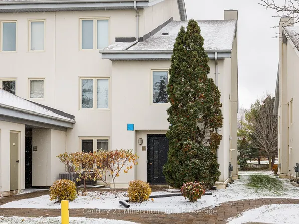 110 Fairway Ct #102, The Blue Mountains, ON L9Y 0P8