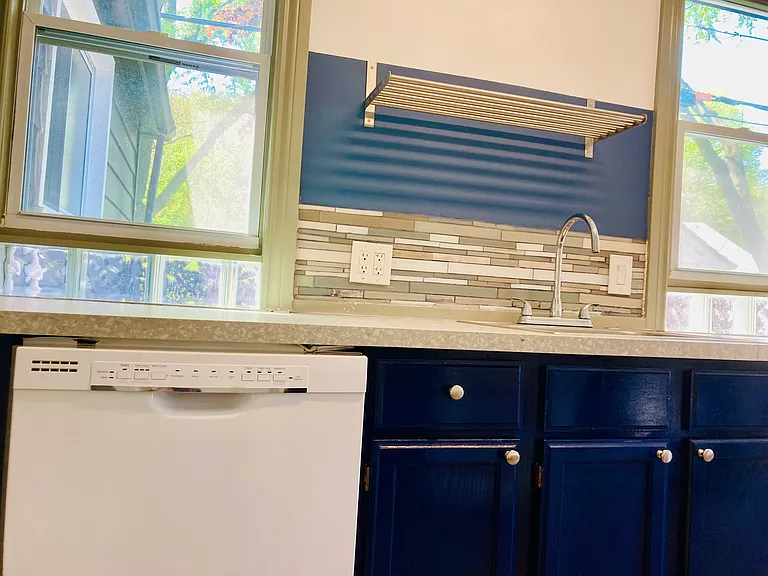 1312 E Harry Ave — Photo 39