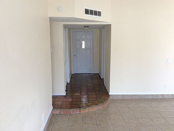 2nd image of 4012 Esperanza Cir
