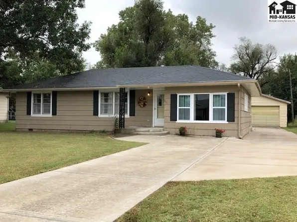 111 Robert St, Hutchinson, KS 67502