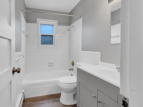 5th image of 533 W 20th St APT 9