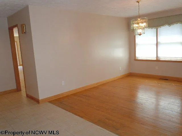 9 Brookside Pl — Photo 6