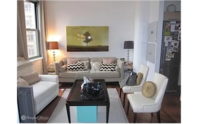 Rented by Douglas Elliman | media 19