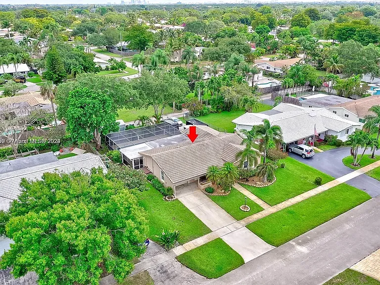 4205 McKinley St — Photo 3