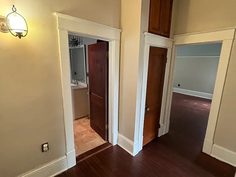 2263 Gilmore St — Photo 22