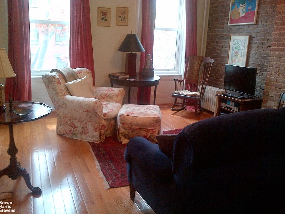 1st image of 127 Pacific St #3