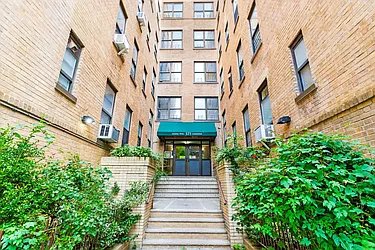 571-579 Academy Street in Inwood