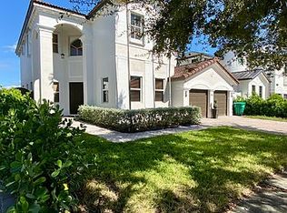 8951 NW 178th Ln, Hialeah, FL 33018