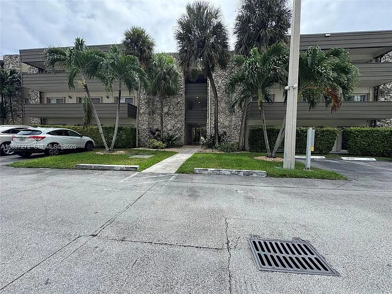 8315 SW 72nd Ave #101B — Photo 8