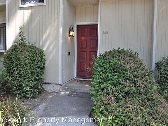 2nd image of 684 Sycamore Ave