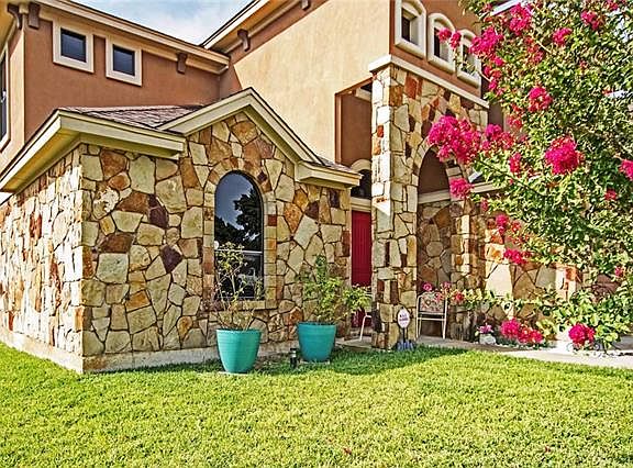 3rd image of 5410 Encino Oak Way