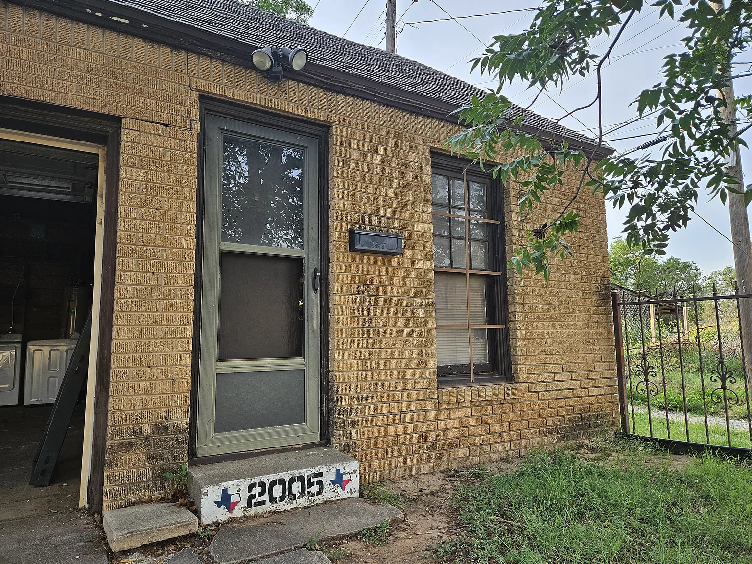 Studio, 320 sqft, $650 — Photo 1