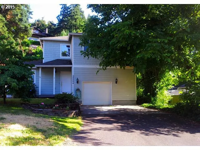 2064 SE Sparrow St photo 1