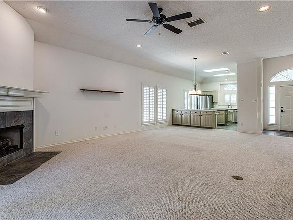 4th image of 7117 Deer Hollow Dr