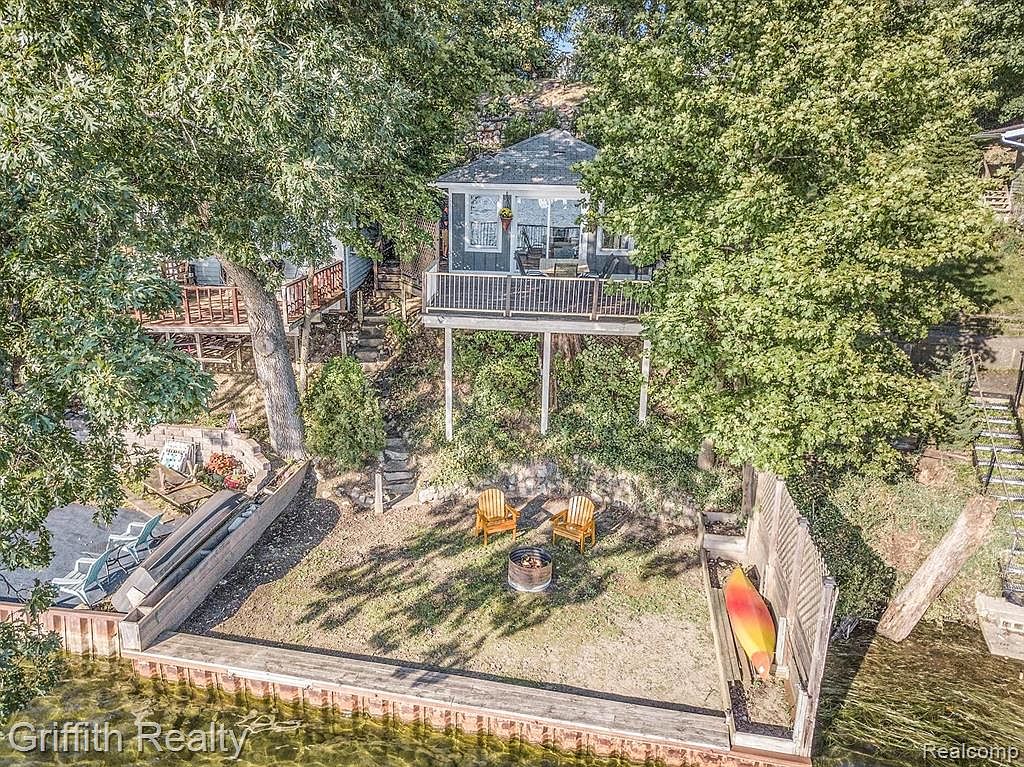 6048 Briggs Lake Dr, Brighton, MI 48116 Zillow